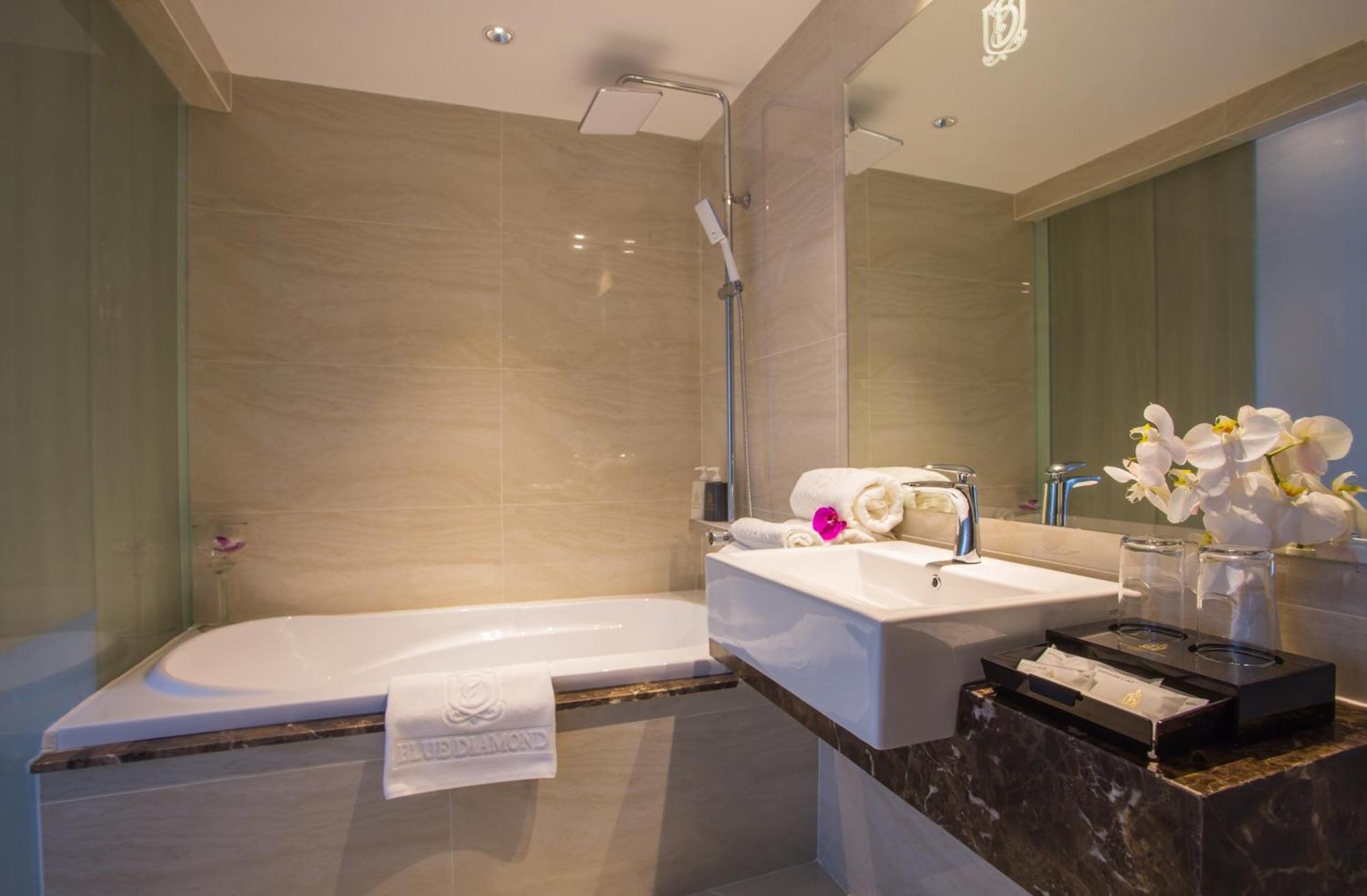 Nicecy Suite Hotel & Spa Хошимін Екстер'єр фото