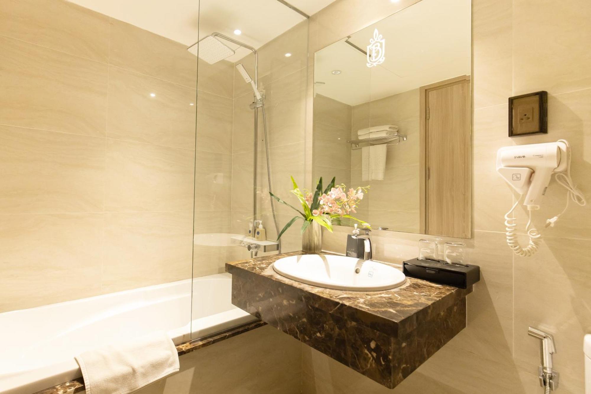 Nicecy Suite Hotel & Spa Хошимін Екстер'єр фото